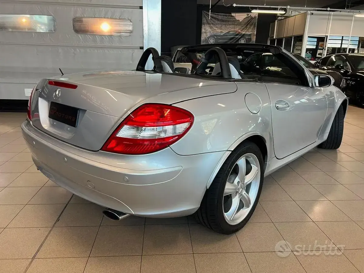 Usata Mercedes SLK350 272 CV (200 kW) 2004 Grigio Cabrio