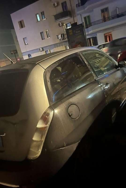 Usado Lancia Ypsilon 105 HP (77 kW) 2007 Preto Citadino