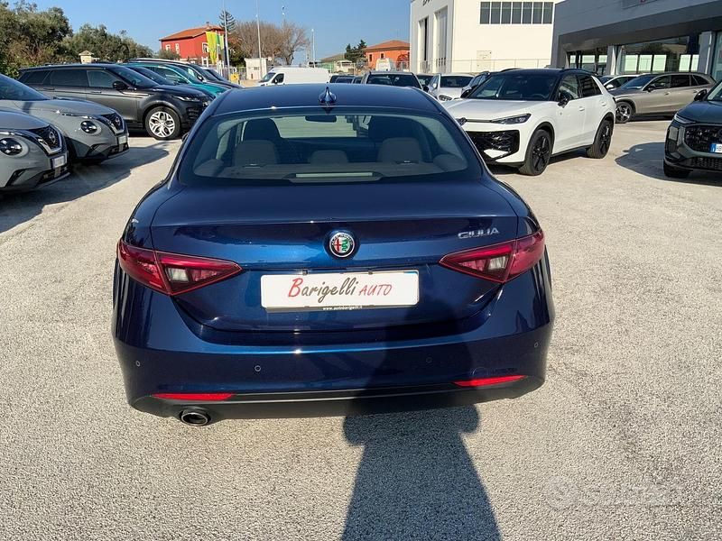Usata Alfa Romeo Giulia Business 150 CV (110 kW) 2016 Blu Berlina