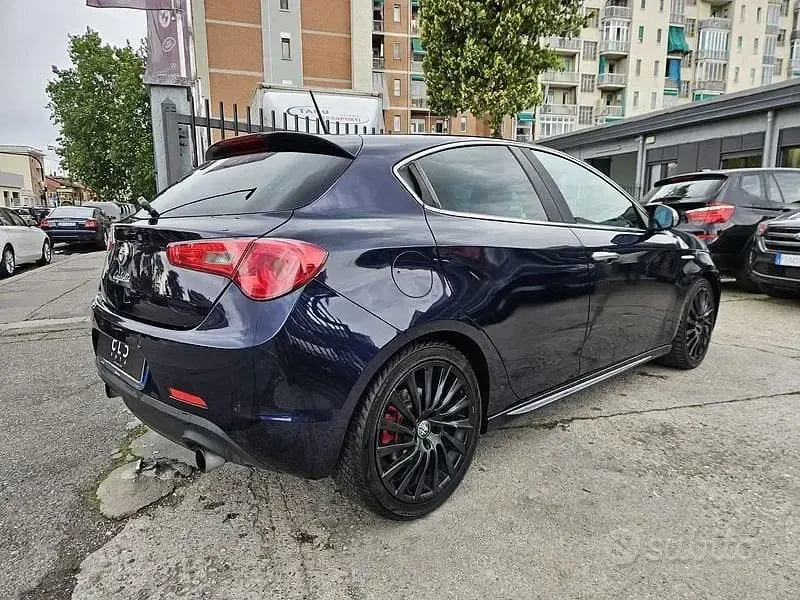 Usata Alfa Romeo Giulietta Quadrifoglio Verde 235 CV (172 kW) 2012 Lilla Utilitaria