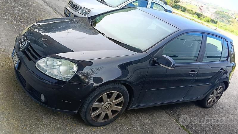 Usata VW Golf IV 105 CV (77 kW) 2005 Nero Berlina