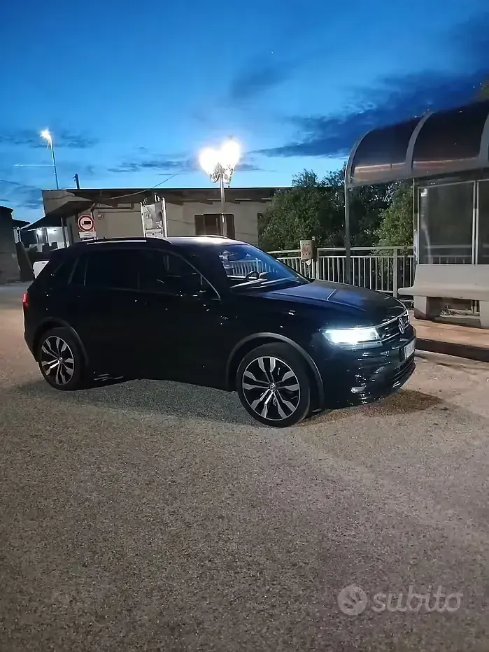 Usata VW Tiguan R-line 150 CV (110 kW) 2019 Nero SUV
