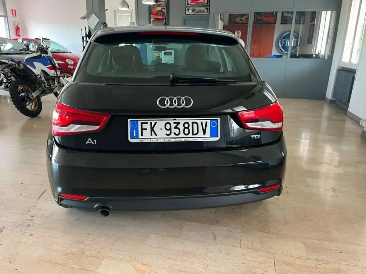 Usata Audi A1 Sportback Admired 116 CV (85 kW) 2017 Bicolor Utilitaria