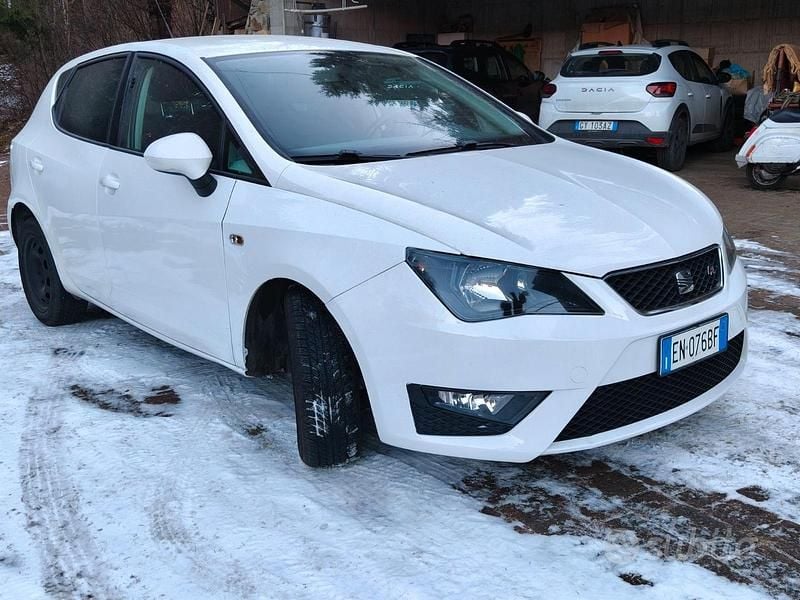 Bianco Usata 2012 Seat Ibiza Tre volumi | 4800 € (Buon prezzo) - Immagine 1/4