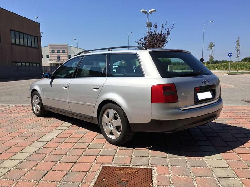 Usata Audi A6 Ambiente 230 CV (169 kW) 2000 Argento Station wagon