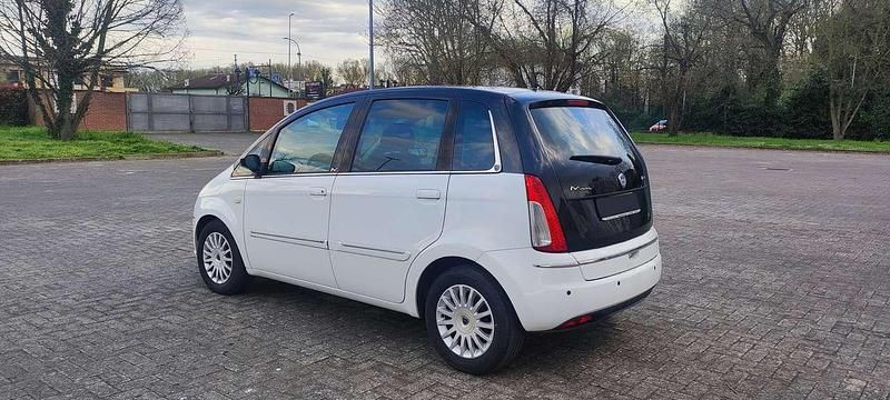 Usata Lancia Musa 90 CV (66 kW) 2010 Bianco Monovolume