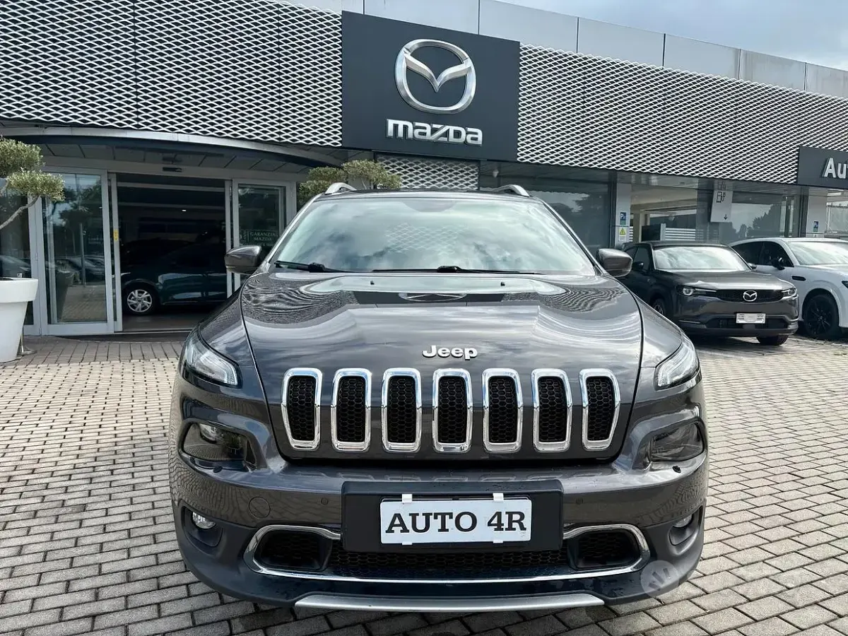 Usata Jeep Cherokee Limited 200 CV (147 kW) 2017 Grigio SUV