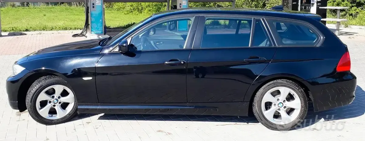 Usata BMW 320 Efficient Dynamics 184 CV (135 kW) 2011 Nero Station wagon
