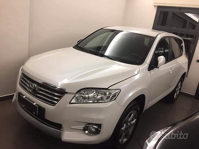 Usata Toyota RAV4 150 CV (110 kW) 2011 Bianco SUV