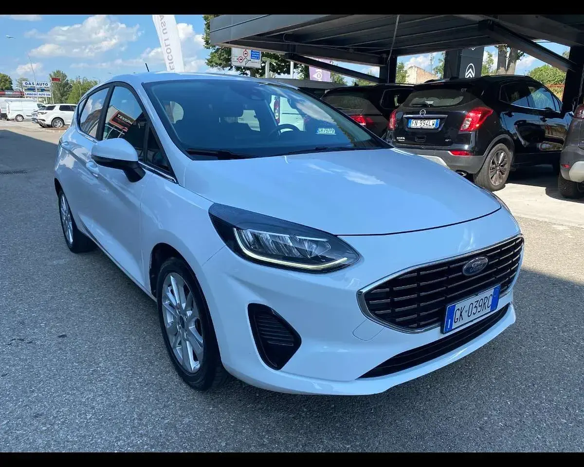 Usata Ford Fiesta Titanium 125 CV (91 kW) 2022 Grigio Utilitaria