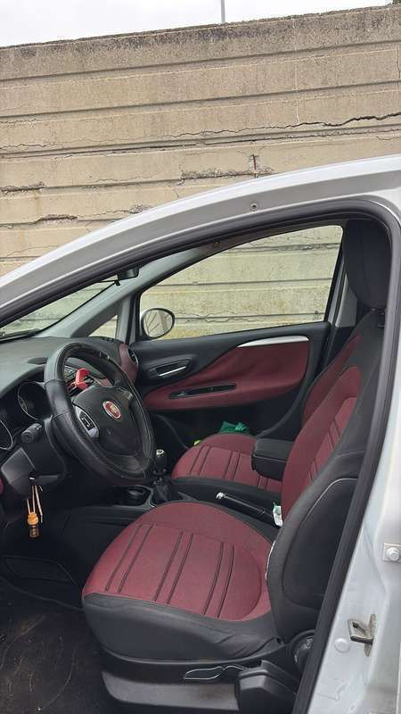 Argento Usata 2010 Fiat Punto Evo Dynamic Due volumi | 4500 € (Buon prezzo) - Immagine 1/4