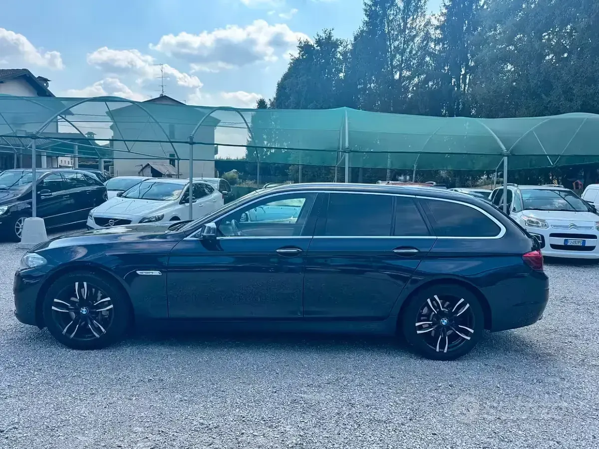 Usata BMW 525 Luxury Line 218 CV (160 kW) 2015 Blu/azzurro Station wagon