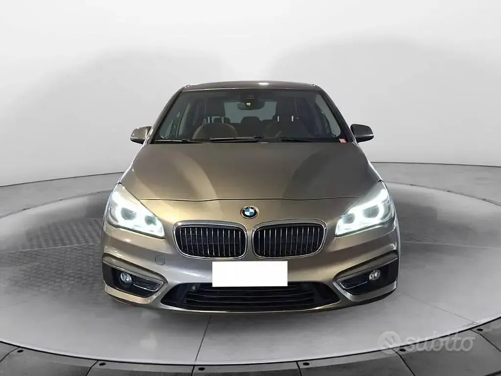 Usata BMW 220 Active Tourer Luxury Line 190 CV (139 kW) 2015 Aqua Monovolume