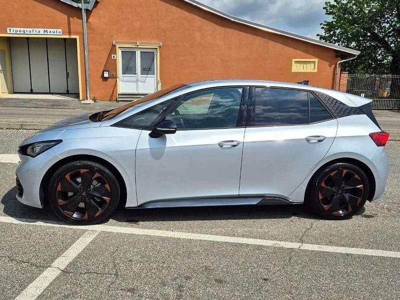 Begagnad Cupra Born e-Boost 69 kW (95 HK) 2023 Silver Halvkombi