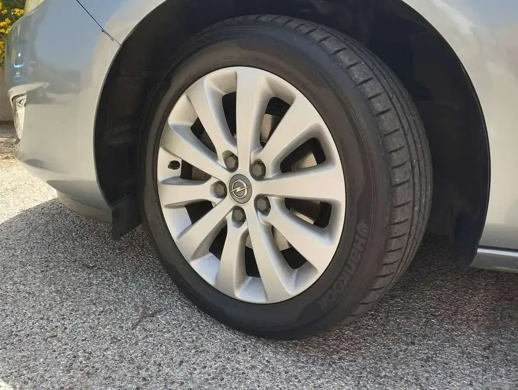 Usata Opel Astra Cosmo 110 CV (80 kW) 2011 Grigio Station wagon