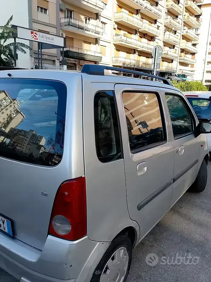 Usata Opel Agila 75 CV (55 kW) 2004 Grigio Monovolume