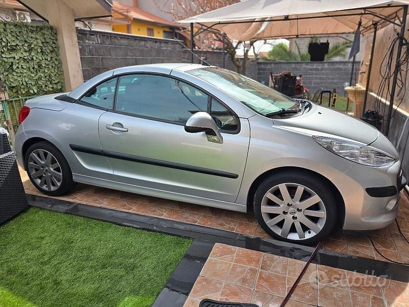 Usata Peugeot 207 CC 116 CV (85 kW) 2007 Grigio Cabrio
