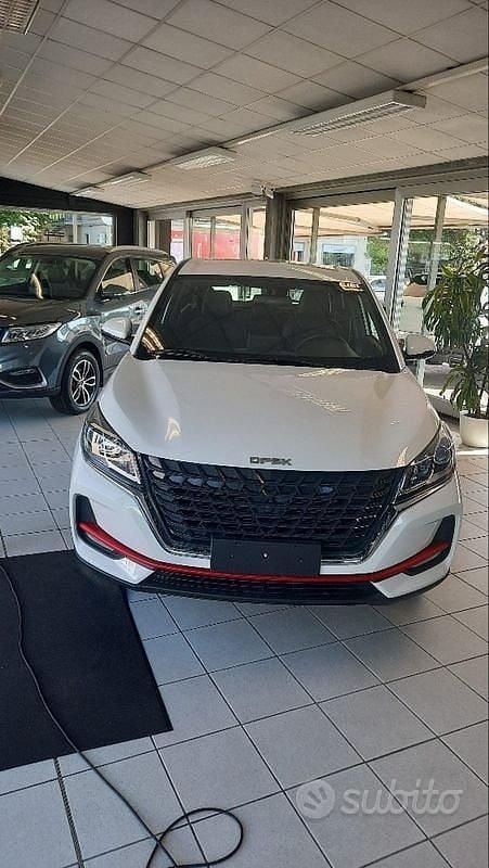 Bianco Nuova 2025 DFSK Glory 500 Tre volumi | 18.300 € (Buon prezzo) - Immagine 1/4