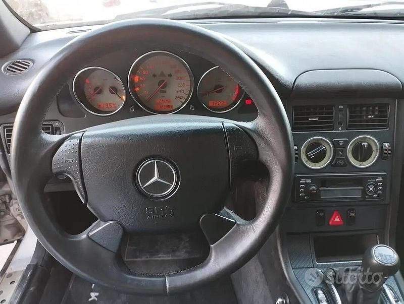 Usata Mercedes SLK200 192 CV (141 kW) 2000 Grigio Cabrio