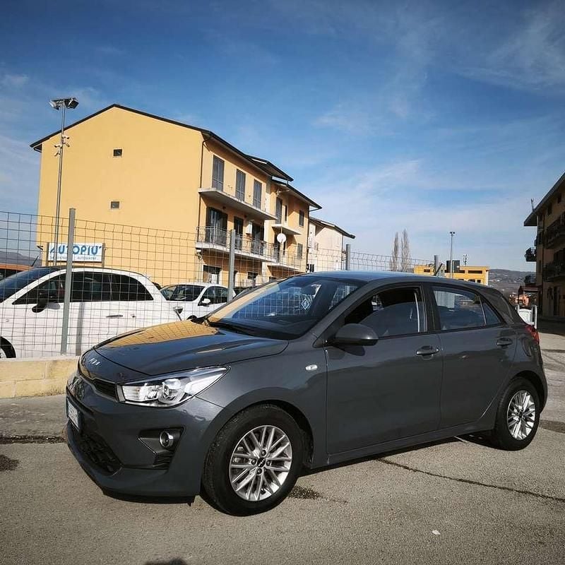 Usata Kia Rio Comfort 101 CV (74 kW) 2022 Other Berlina
