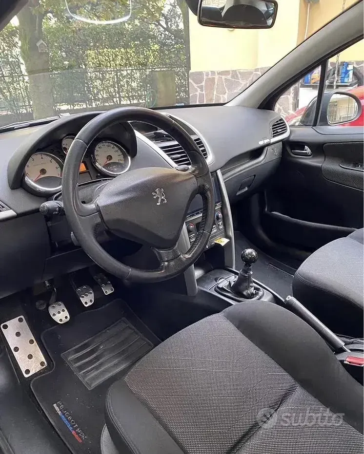 Usata Peugeot 207 120 CV (88 kW) 2009 Nero Utilitaria