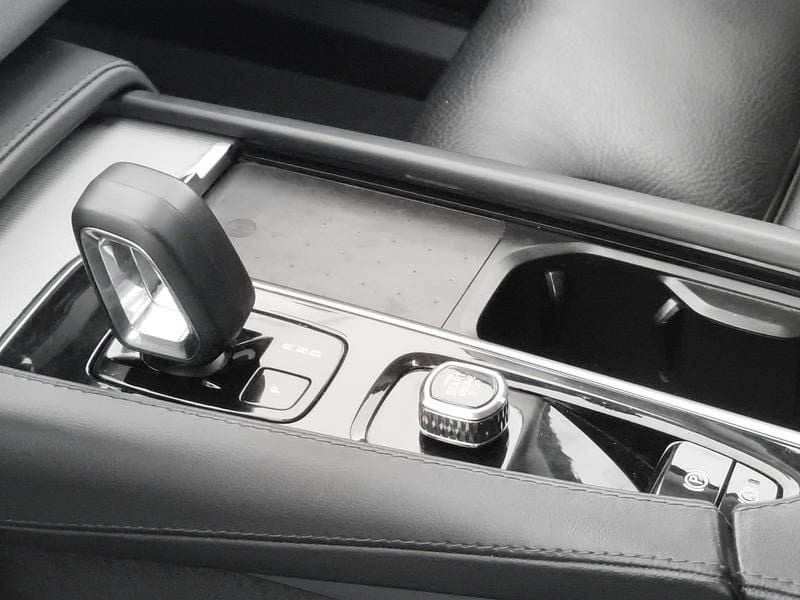 Käytetty Volvo XC90 Plus 235 HP (172 kW) 2022 Valkoinen Katumaasturi