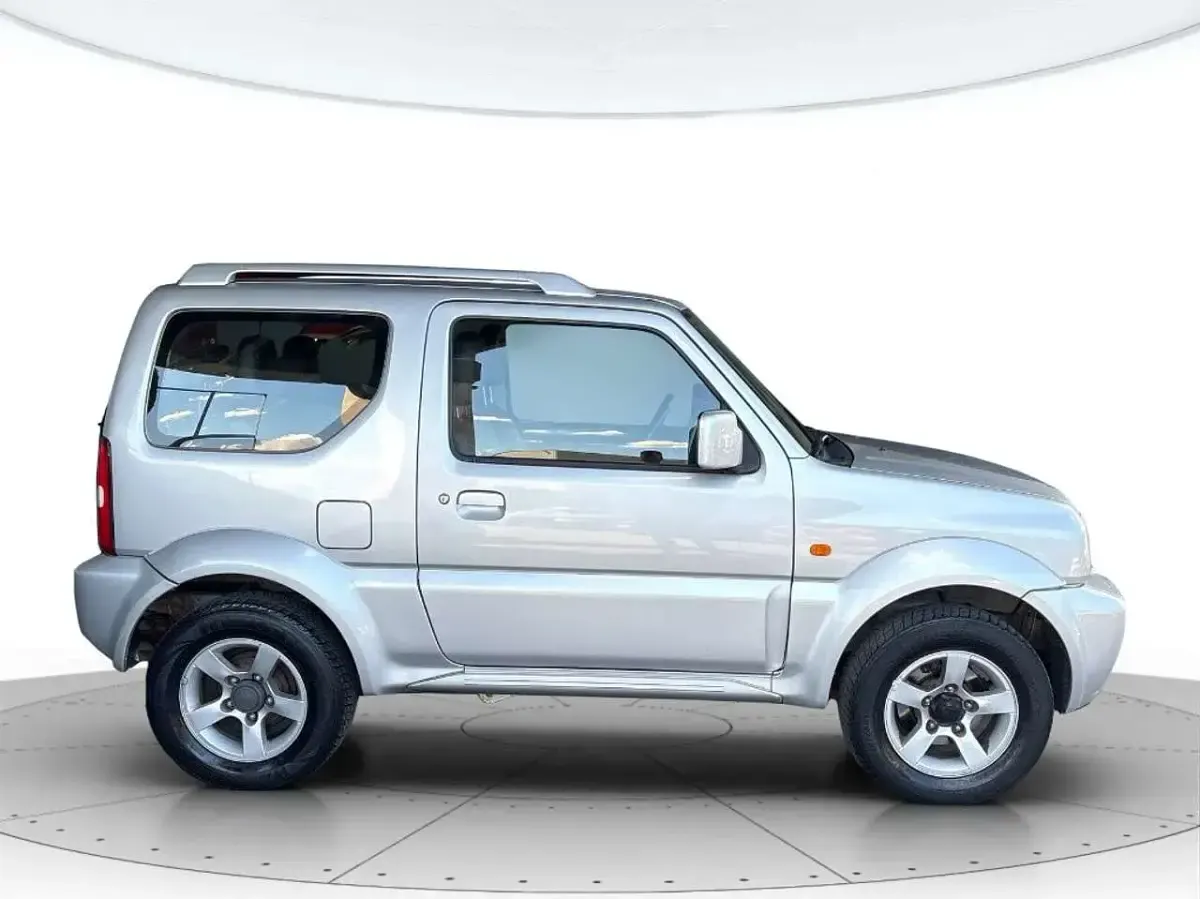 Second-hand Suzuki Jimny 86 CP (63 kW) 2006 Argintiu SUV