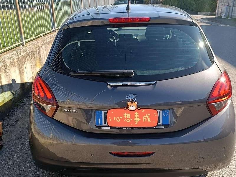 Usata Peugeot 208 Allure 82 CV (60 kW) 2018 Grigio Utilitaria