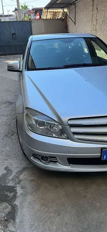 Usata Mercedes C220 Avantgarde 170 CV (125 kW) 2009 Grigio Berlina