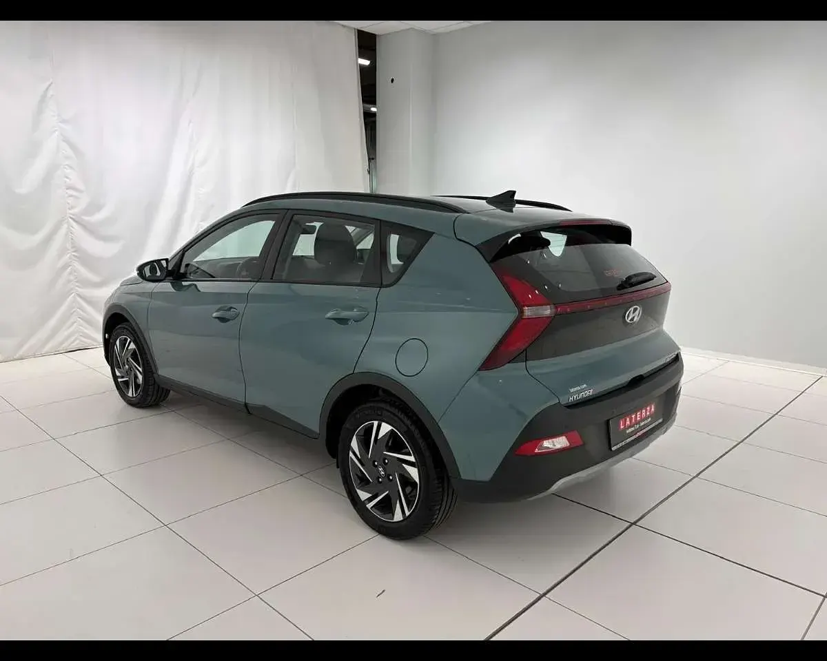 Usata Hyundai Bayon 84 CV (61 kW) 2023 Mangrove green SUV
