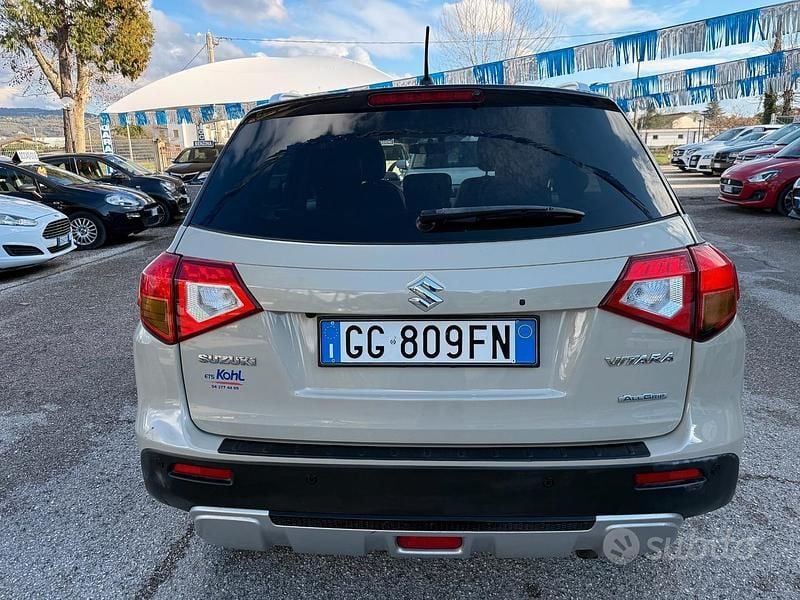 Usata Suzuki Vitara 120 CV (88 kW) 2015 Beige SUV