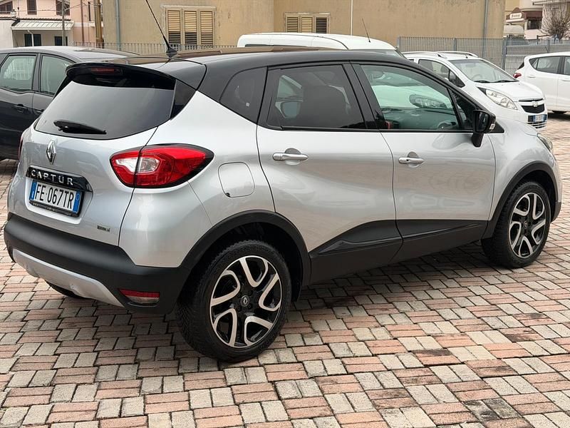 Usata Renault Captur Intens 90 CV (66 kW) 2016 Argento SUV