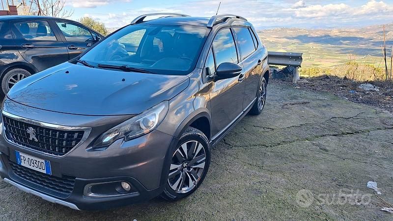 Usata Peugeot 2008 92 CV (67 kW) 2018 Grigio SUV
