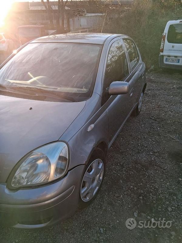 Usata 2004 Toyota Yaris | 1500 € (Buon prezzo) - Immagine 1/4