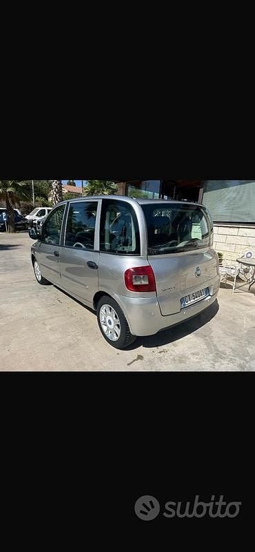 Usata Fiat Multipla 120 CV (88 kW) 2007 Grigio Monovolume