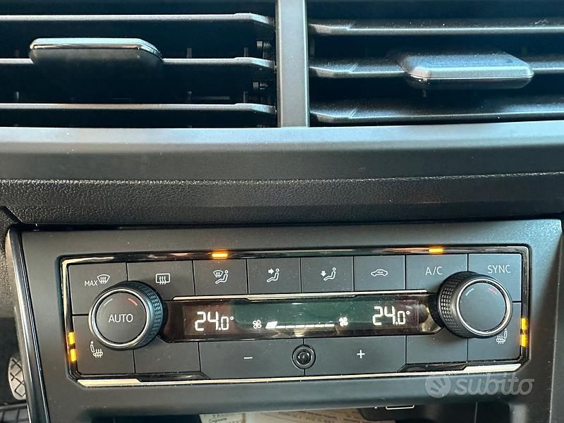 Grigio Usata 2017 VW Polo Due volumi | 11.200 € (Buon prezzo) - Immagine 1/4