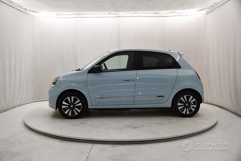 Usata Renault Twingo Techno 60 kW (82 CV) 2022 Blu shopping Utilitaria