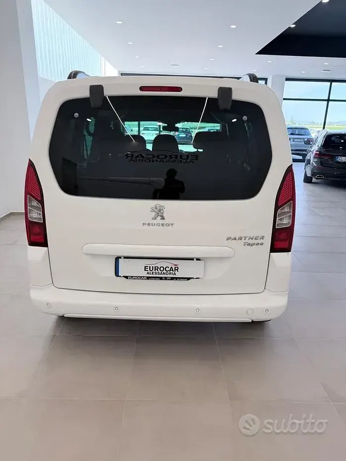 Usata Peugeot Partner Tepee Outdoor 120 CV (88 kW) 2017 Bianco Monovolume