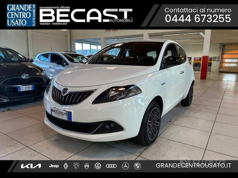Bianco pastello Usata 2024 Lancia Ypsilon Gold Due volumi | 12.300 € (Ottimo prezzo) - Immagine 1/4