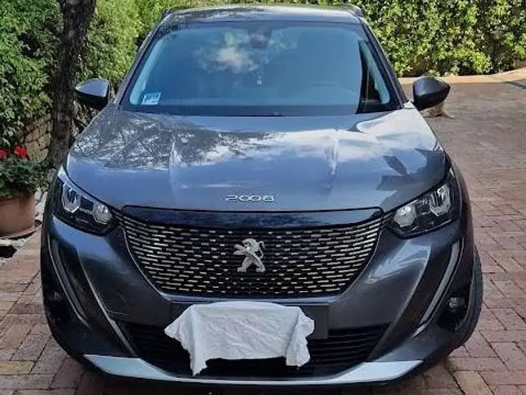 Usata Peugeot 2008 GT 131 CV (96 kW) 2021 Grigio SUV