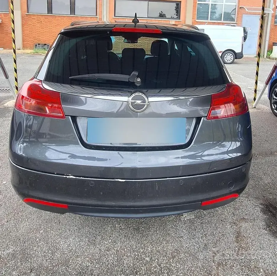 Usata Opel Insignia 160 CV (117 kW) 2012 Grigio Station wagon
