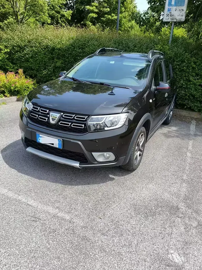 Usata Dacia Sandero Stepway 95 CV (69 kW) 2019 Nero Berlina