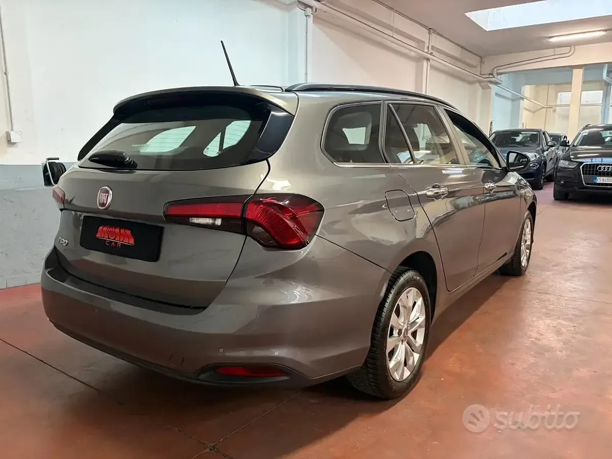 Usata Fiat Tipo Lounge 120 CV (88 kW) 2018 Grigio Station wagon