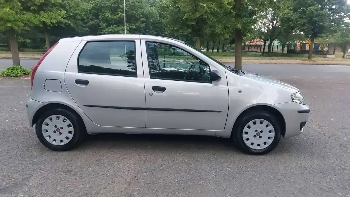 Usata Fiat Punto Classica 60 CV (44 kW) 2010 Grigio Utilitaria
