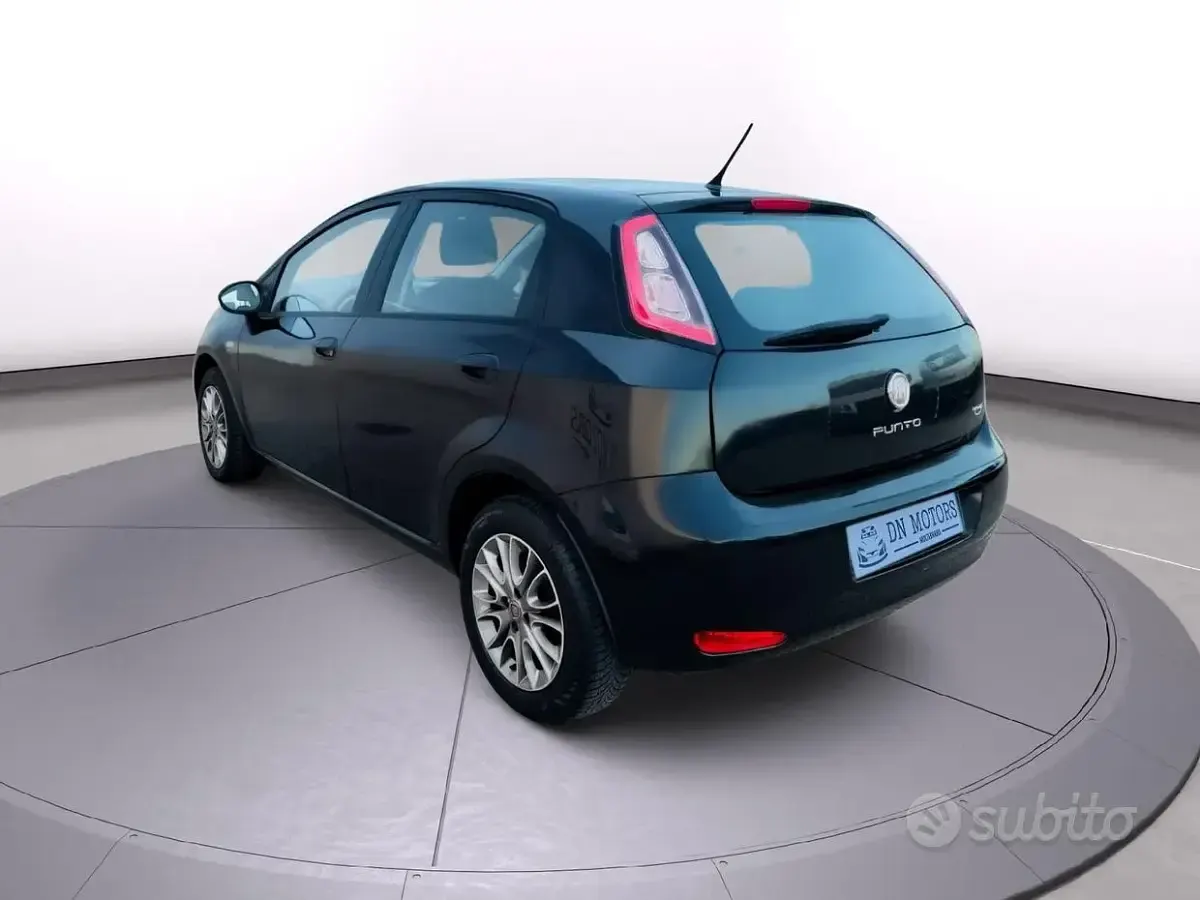 Usata Fiat Punto 77 CV (56 kW) 2013 Utilitaria