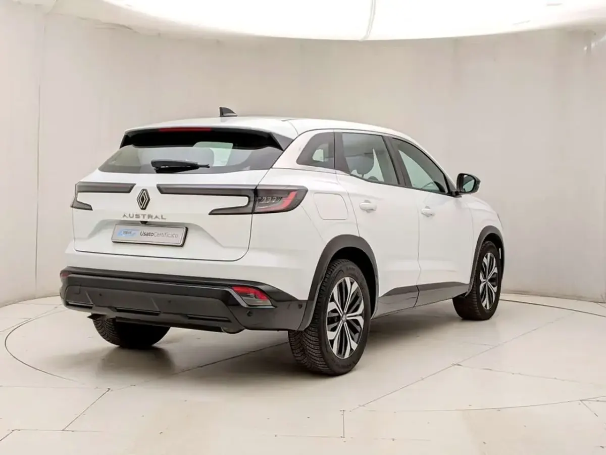 Usata Renault Austral Evolution 131 CV (96 kW) 2024 Bianco SUV