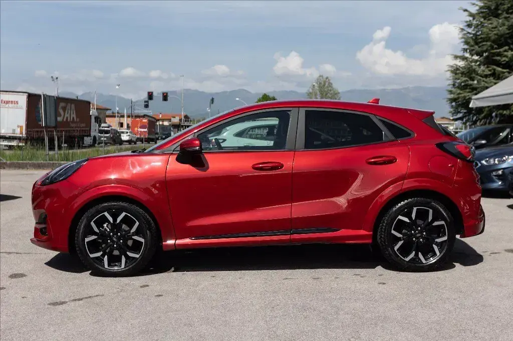 Usata Ford Puma ST-Line X 125 CV (91 kW) 2023 Fantastic red (metallizzato) SUV