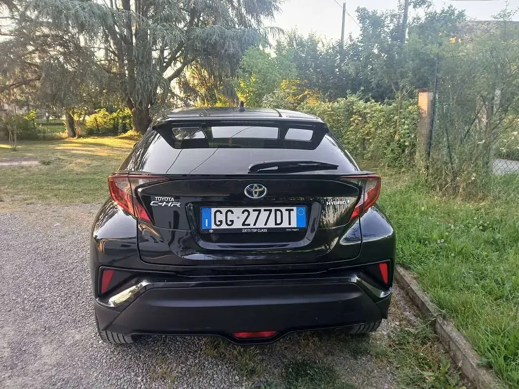Usata Toyota C-HR Active 98 CV (72 kW) 2021 Nero SUV