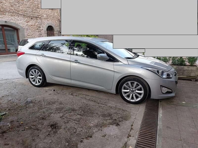 Usata Hyundai i40 Comfort 136 CV (100 kW) 2013 Argento Station wagon