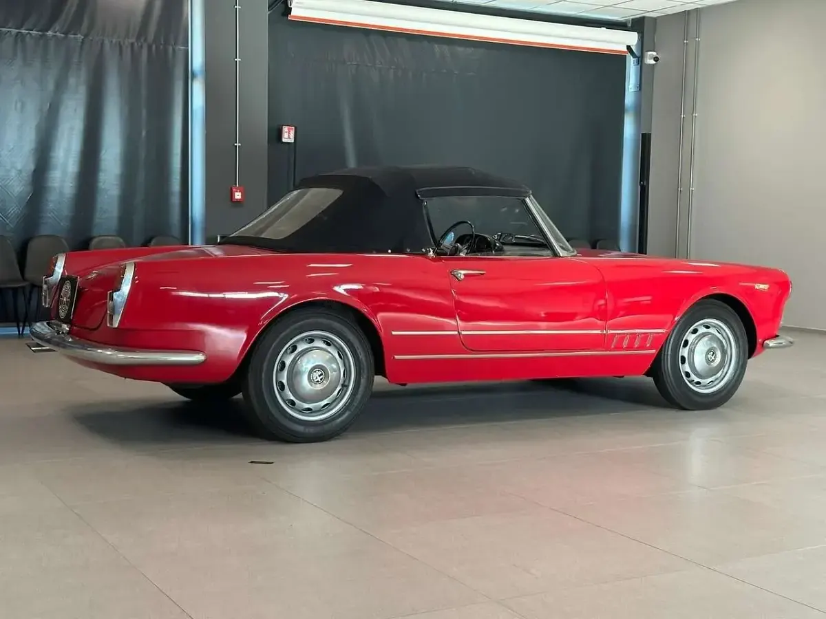 Usata Alfa Romeo 2000 105 CV (77 kW) 1960 Rosso Cabrio